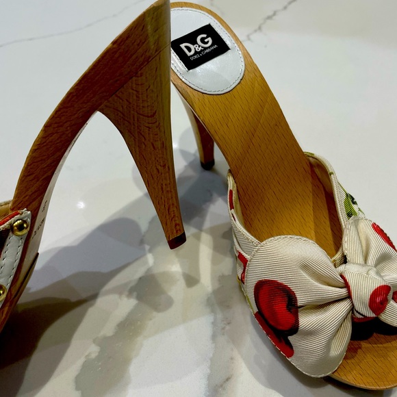 Dolce &Gabbana sandals, size 35, brand new - Picture 1 of 4